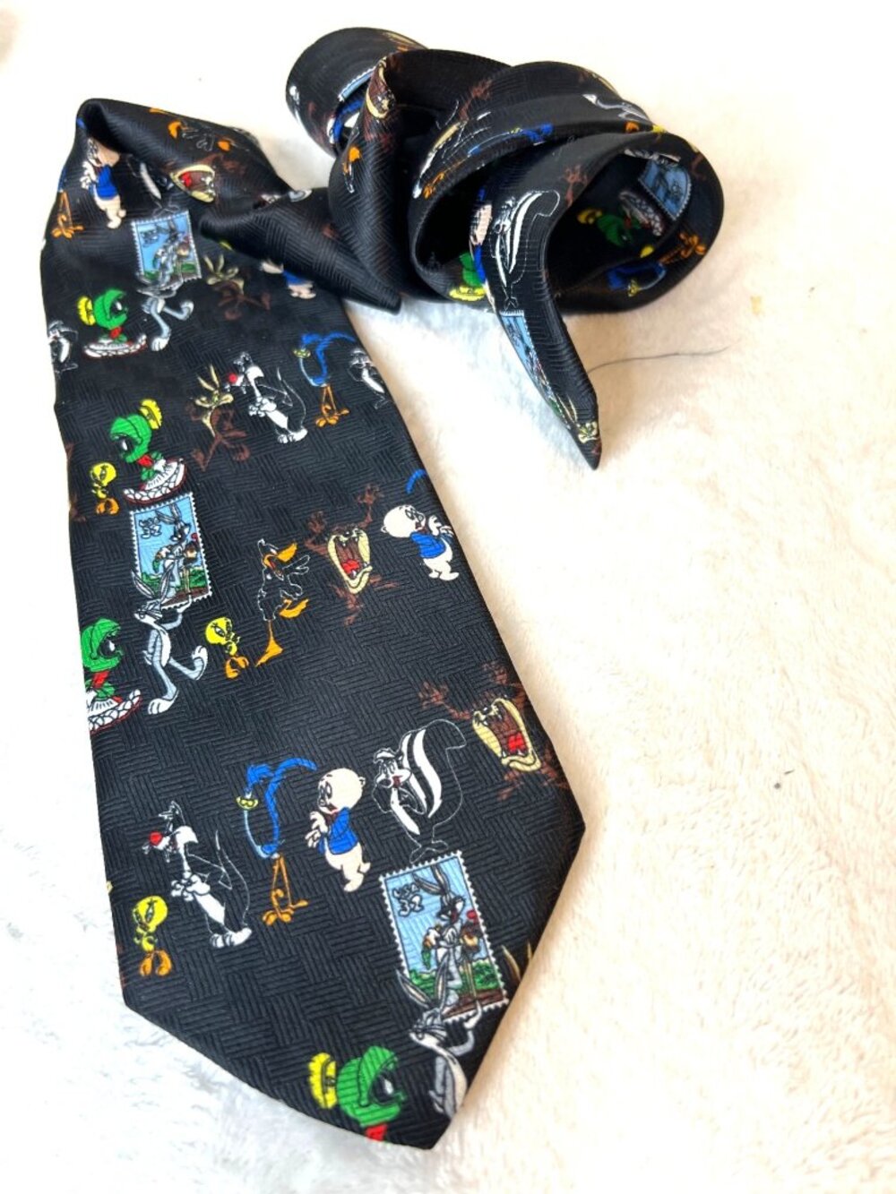 Looney Tunes Vintage Neck‎ Tie Necktie 90's All over Print Stamp Collection Bugs